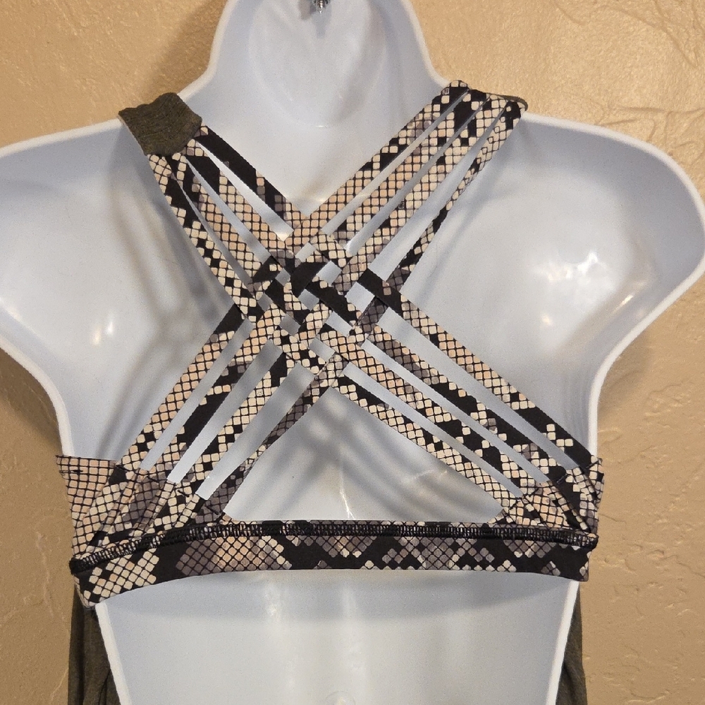 Lululemon Strappy Back Tank with Snakeskin Accent - Olive Size 6 - Picture 4 of 5